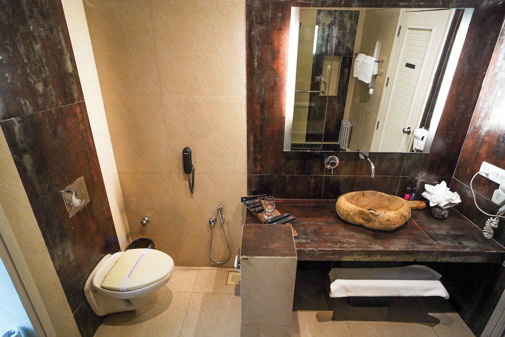 The Solluna Resort Corbett 69/69