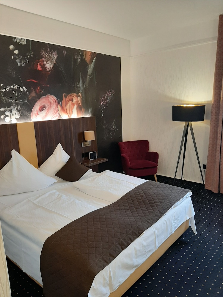Lobinger Hotel Weisses Ross 22/71