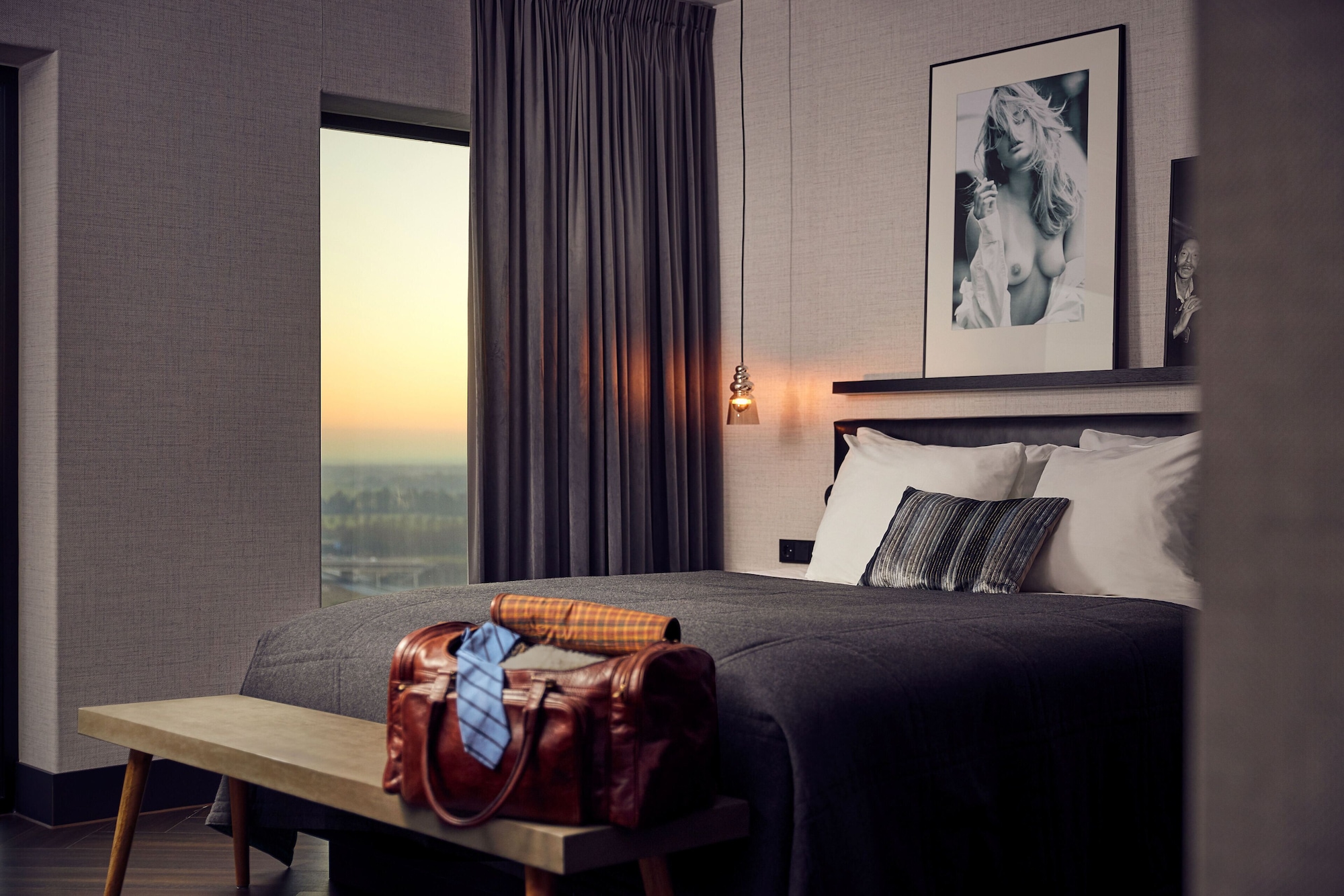 PENTHOUSE SUITE, SOUTH WING