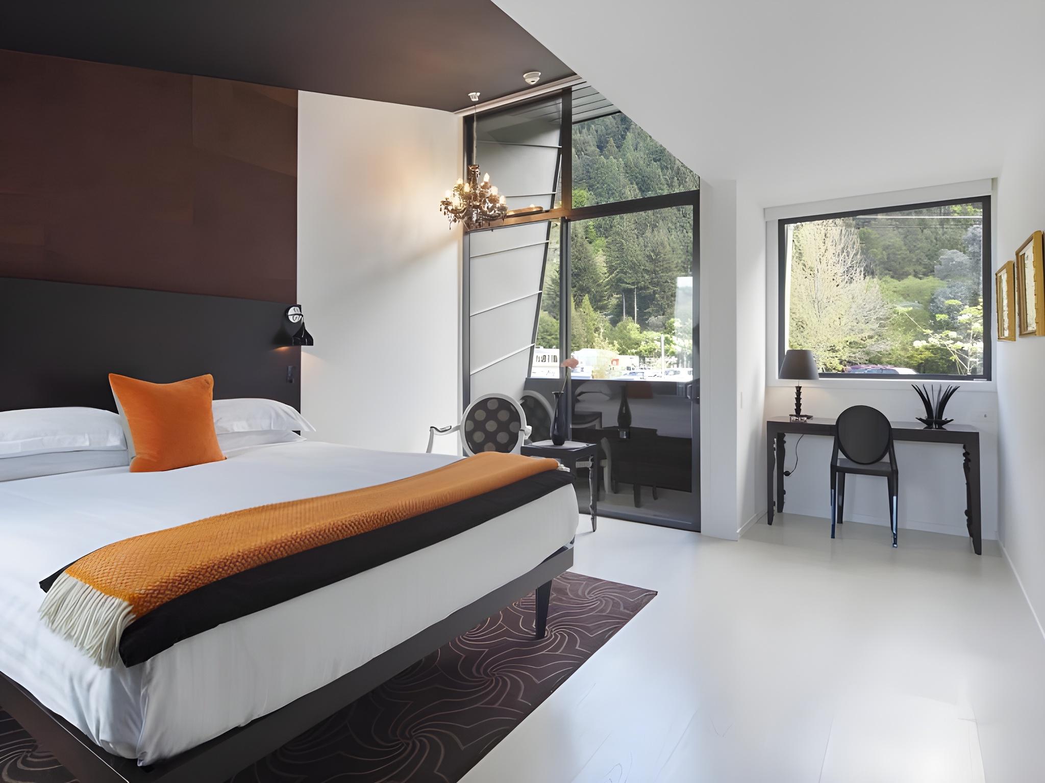 Gondola, Double Bed