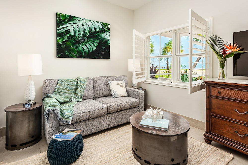 Islander Resort 39/76