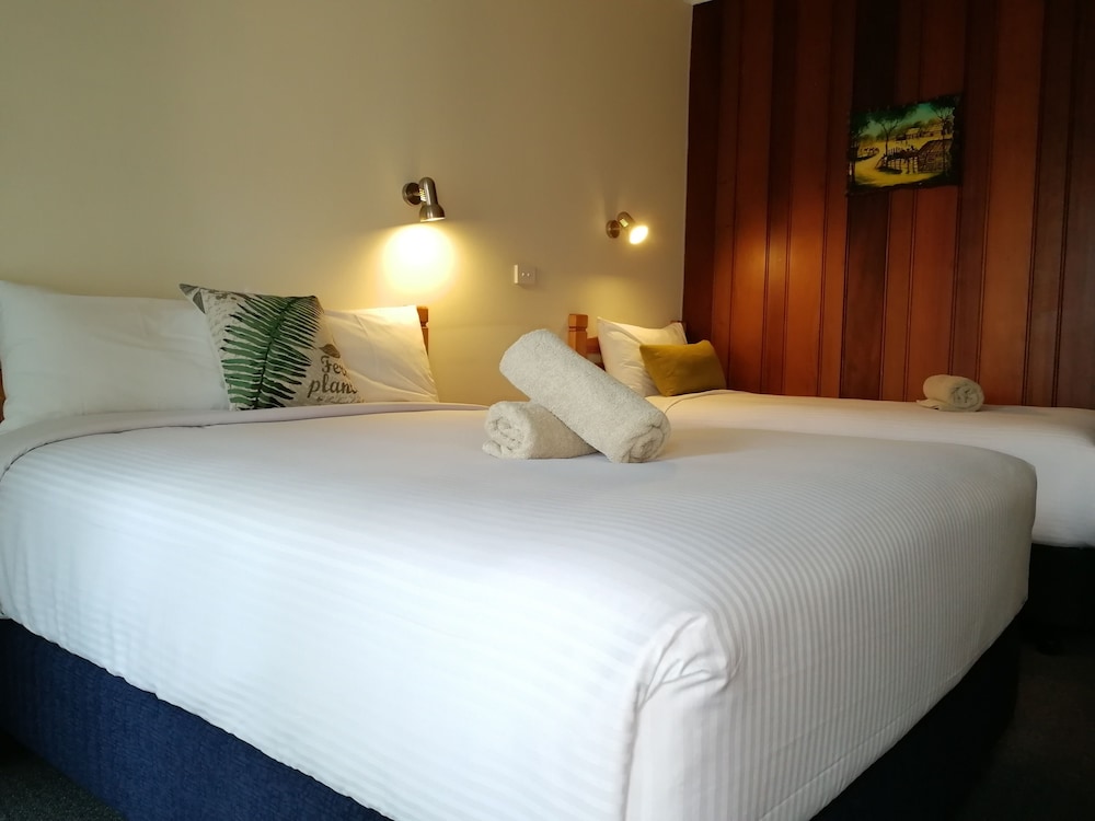 BANJO PATERSON MOTOR INN 13/50