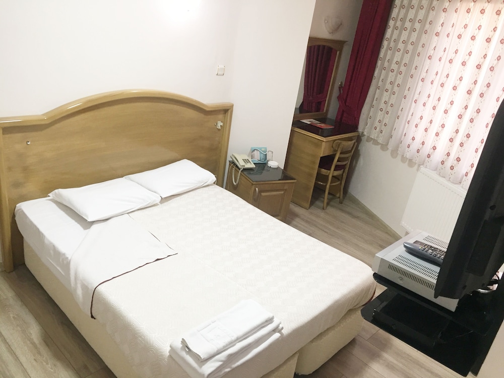 Nil Hotel 15/30