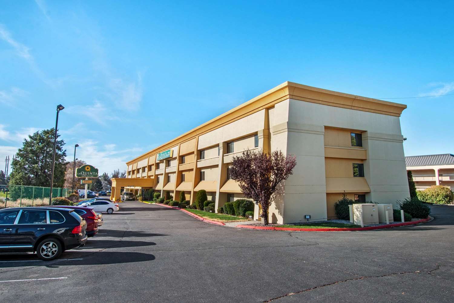 La Quinta Inn & Suites by Wyndham Albuquerque Journal Ctr NW 42/49