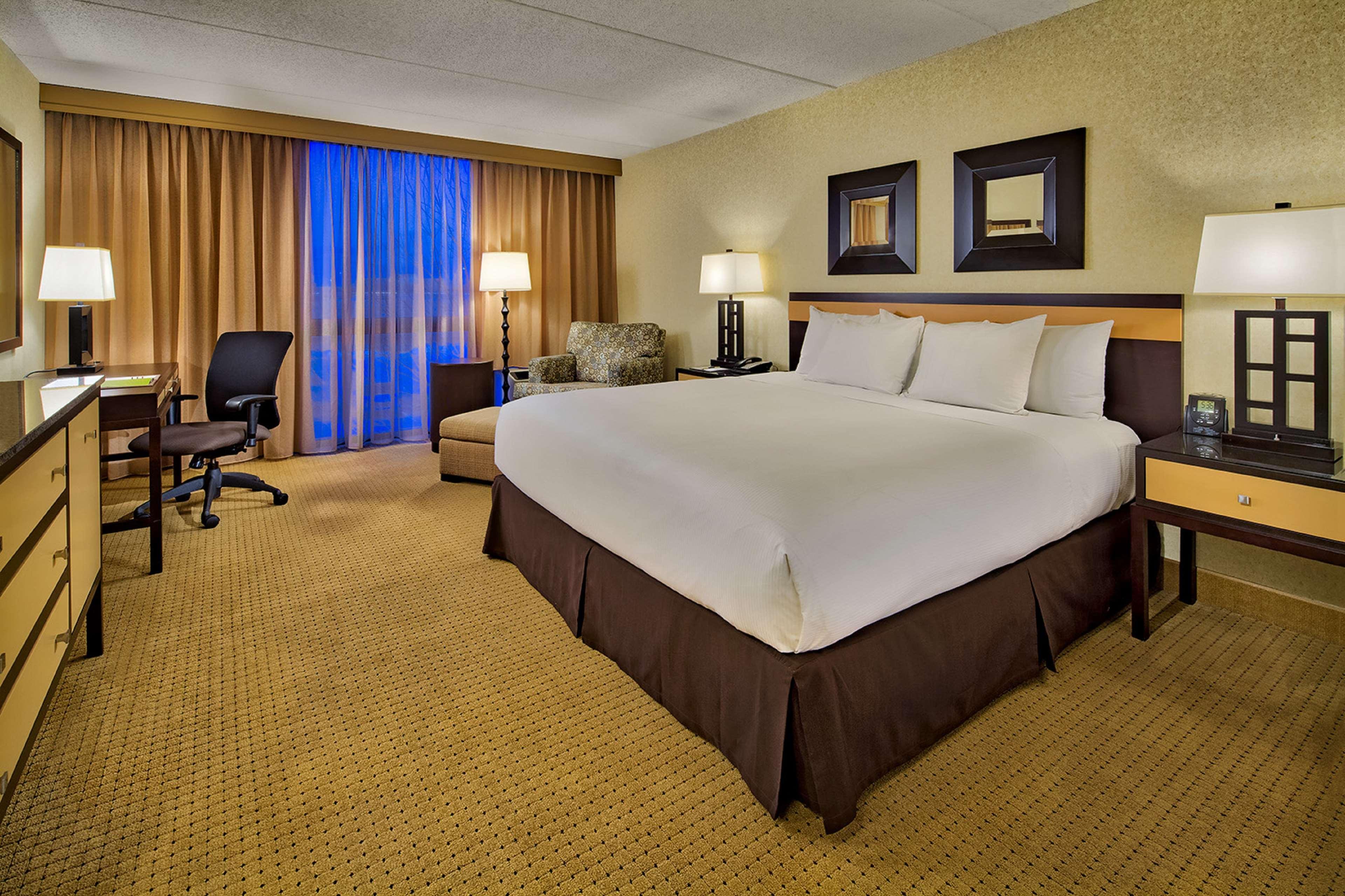 Room at Doubletree By Hilton Chicago Arlington Heights, ARLINGTON HEIGHTS - IL