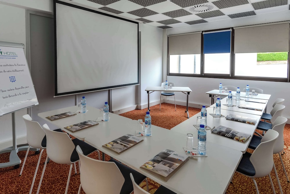 Brit Hotel Rennes Cesson - Le Floreal 56/66