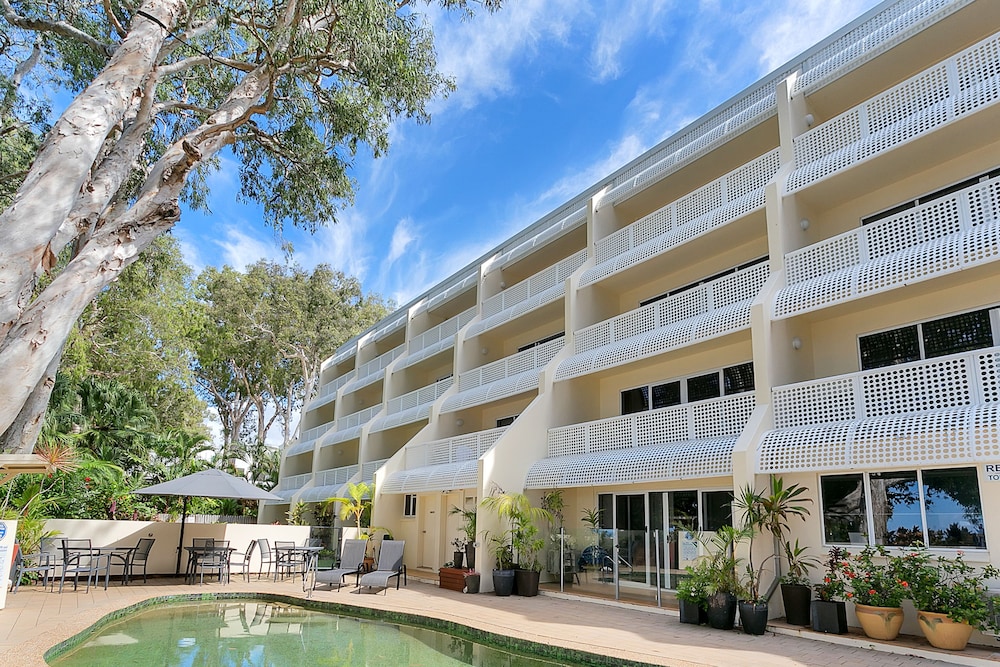 Marlin Waters Beachfront Apartments 3/100