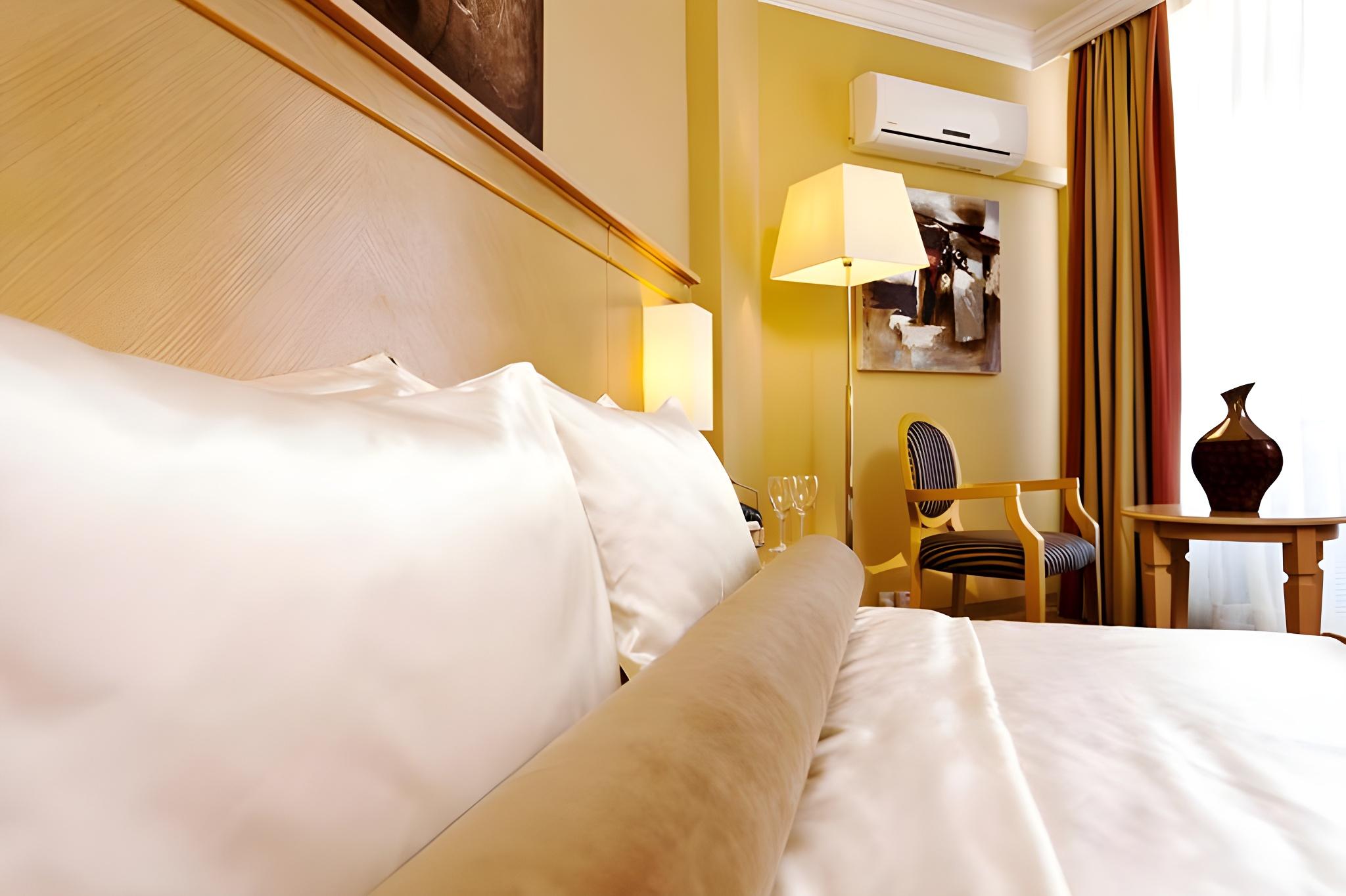 Room, Single