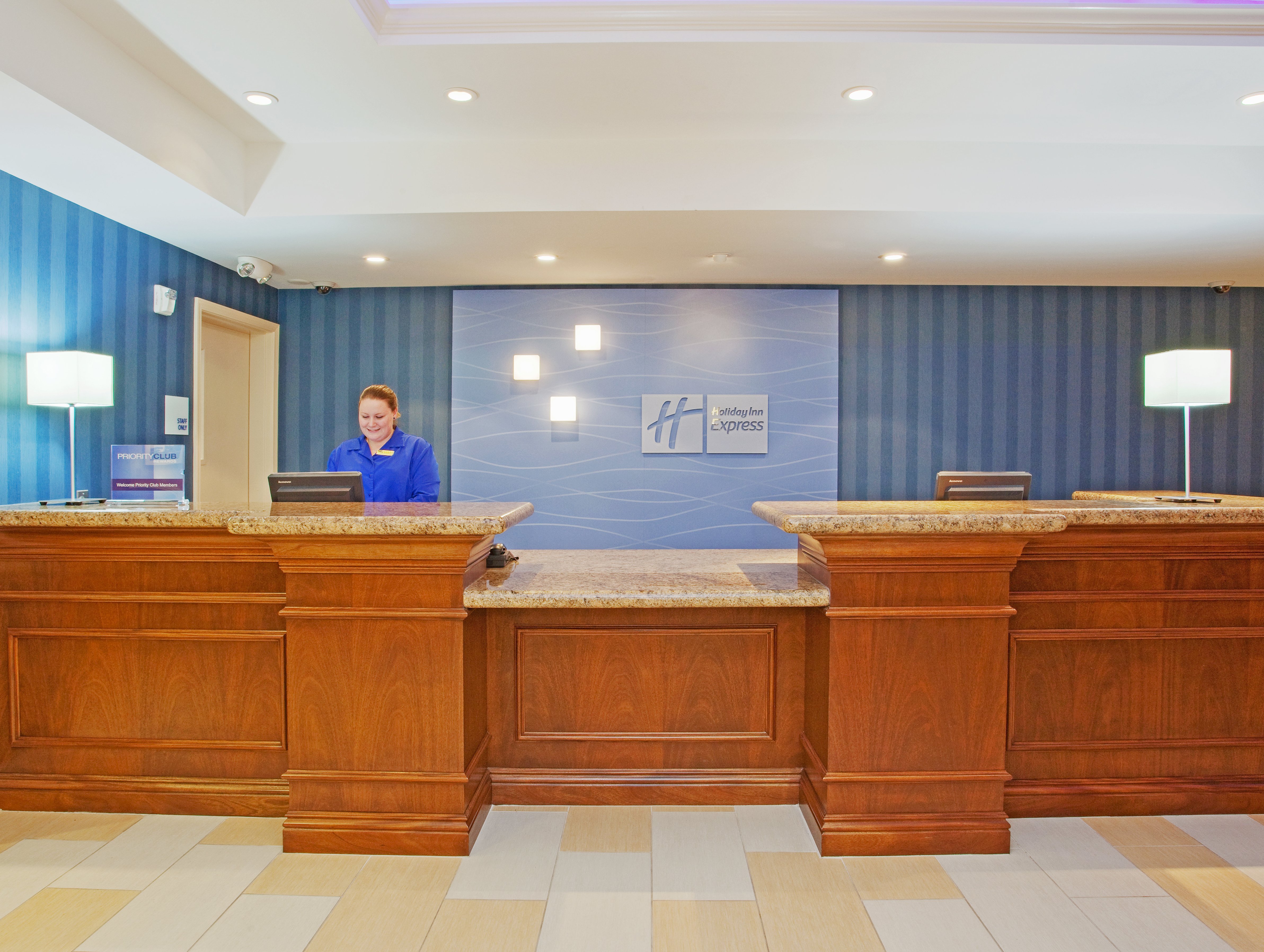 Holiday Inn Express Hotel Suites Santa Cruz 11/72