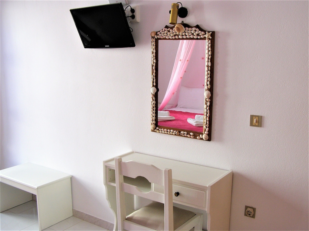Elena Studios & Apartments 34/60