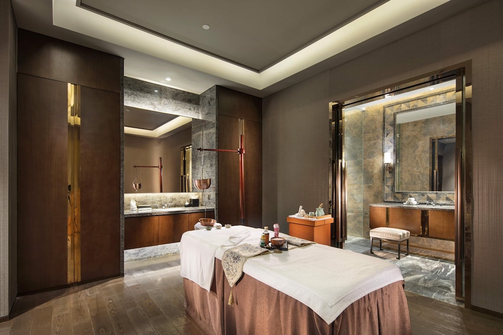 Grand Bay Hotel Beijing 33/70