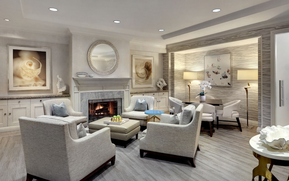 Balboa Bay Resort 44/71