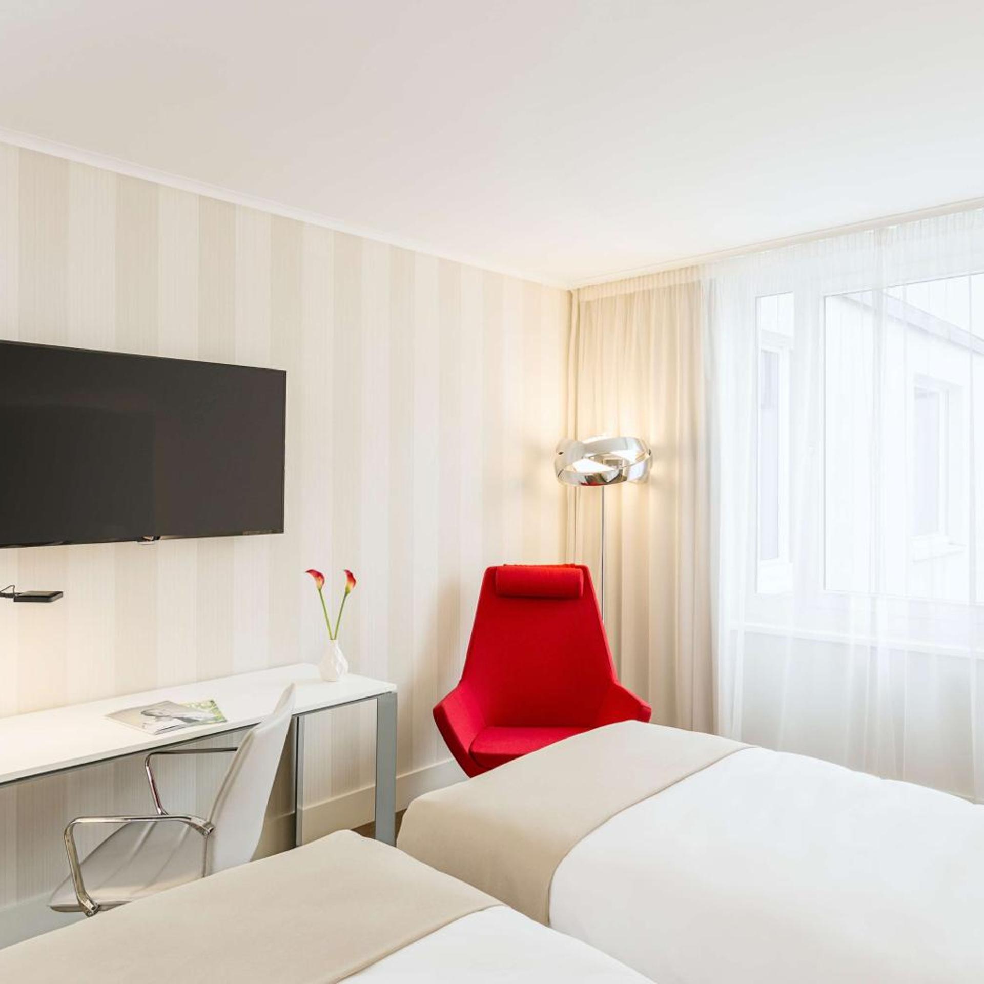 Premium, King Bed, NH Collection Berlin Mitte am Checkpoint Charlie 8/10