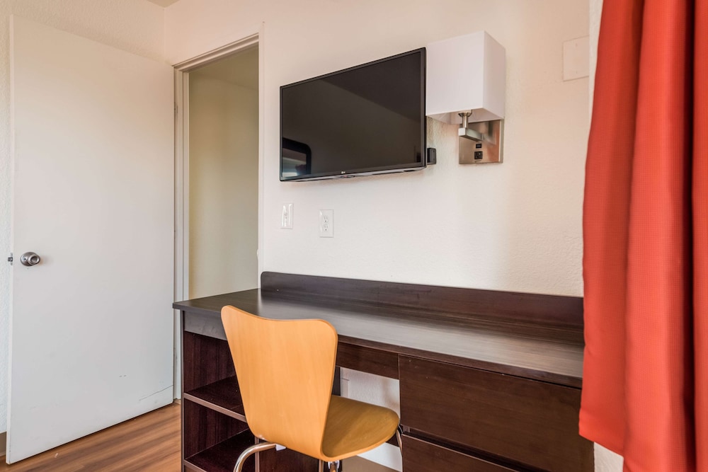 Motel6 Rohnert Park, CA 11/60