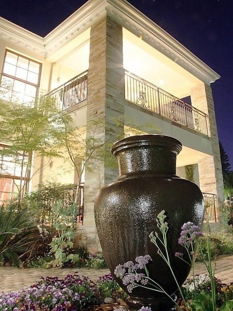 Blaauwheim Guest House 2/29