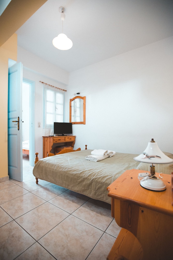 ECONOMY, STUDIO, GROUND FLOOR