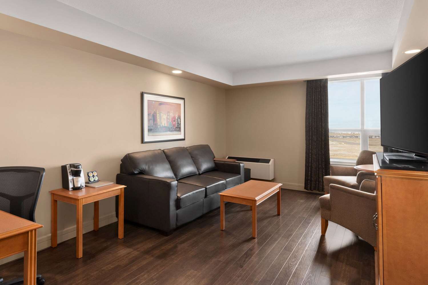 Royal Hotel Edmonton Airport, Trademark Collection By Wyndham 16/40