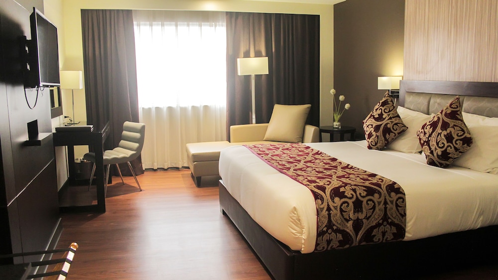 Brentwood Suites 12/38