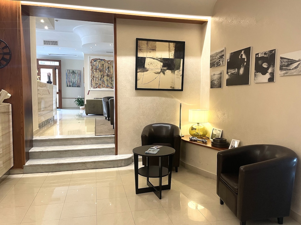 Hotel Nuvo 9/50