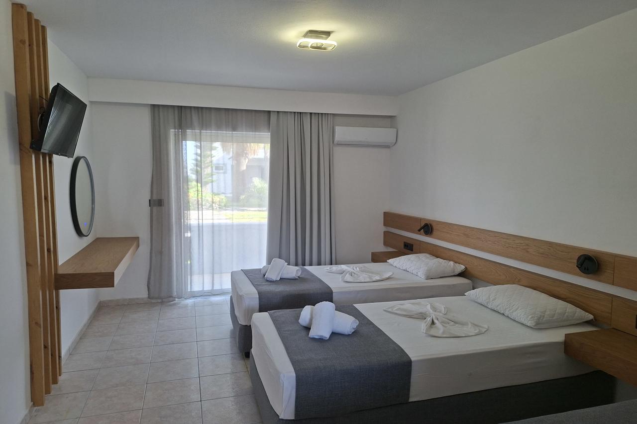 Evripides Village 2/12