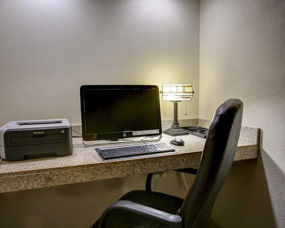 Quality Inn Rockdale TX 33/34