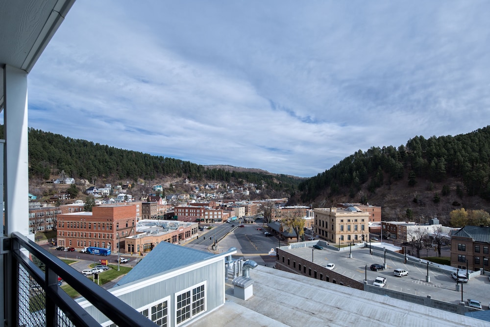 Holiday Inn Resort Deadwood Mountain Grand 69/78