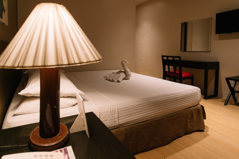 Dynasty Tourist Inn 32/69