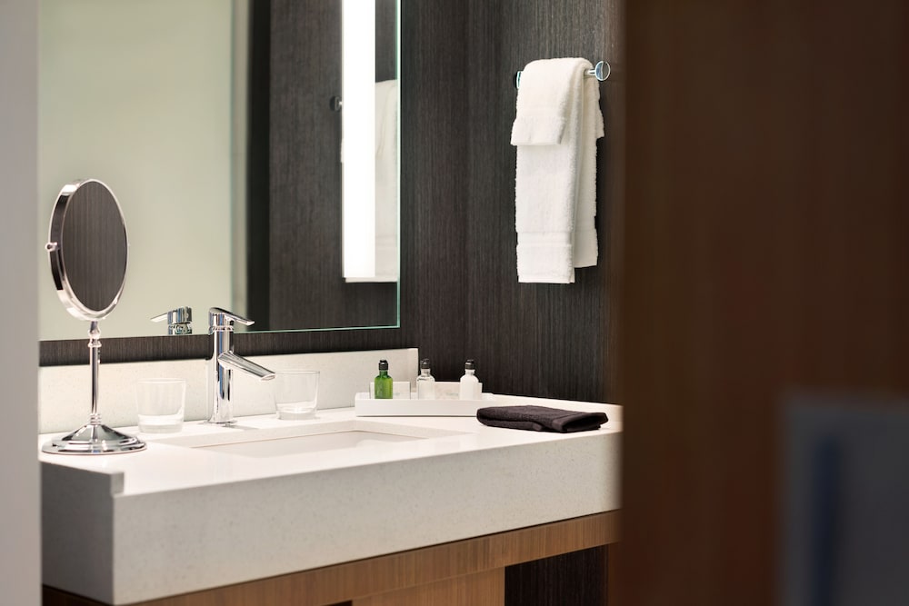 The Landing Hotel at Rivers Casino and Resort 22/63