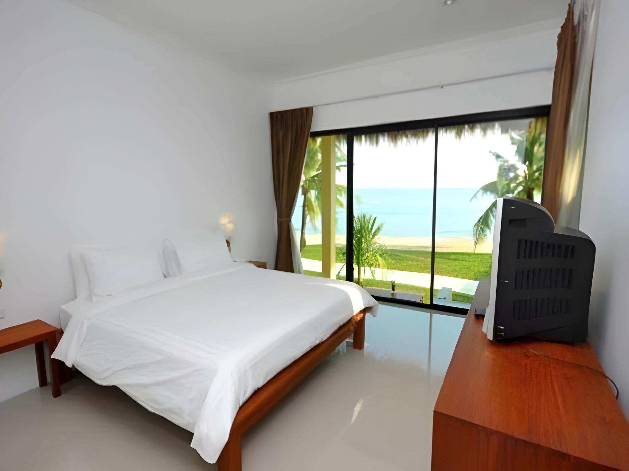Room, Sea Front