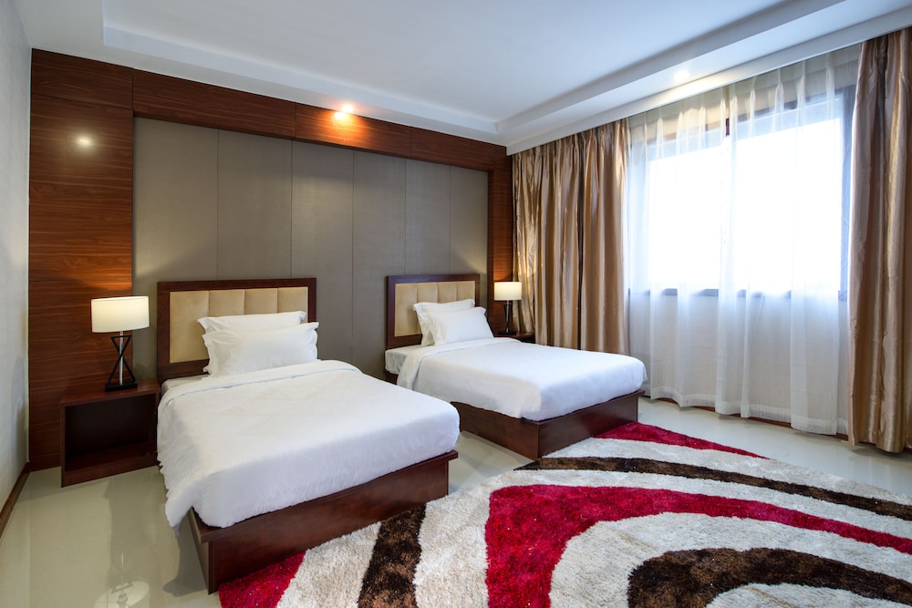 Deluxe, Twin Beds, Pool Access