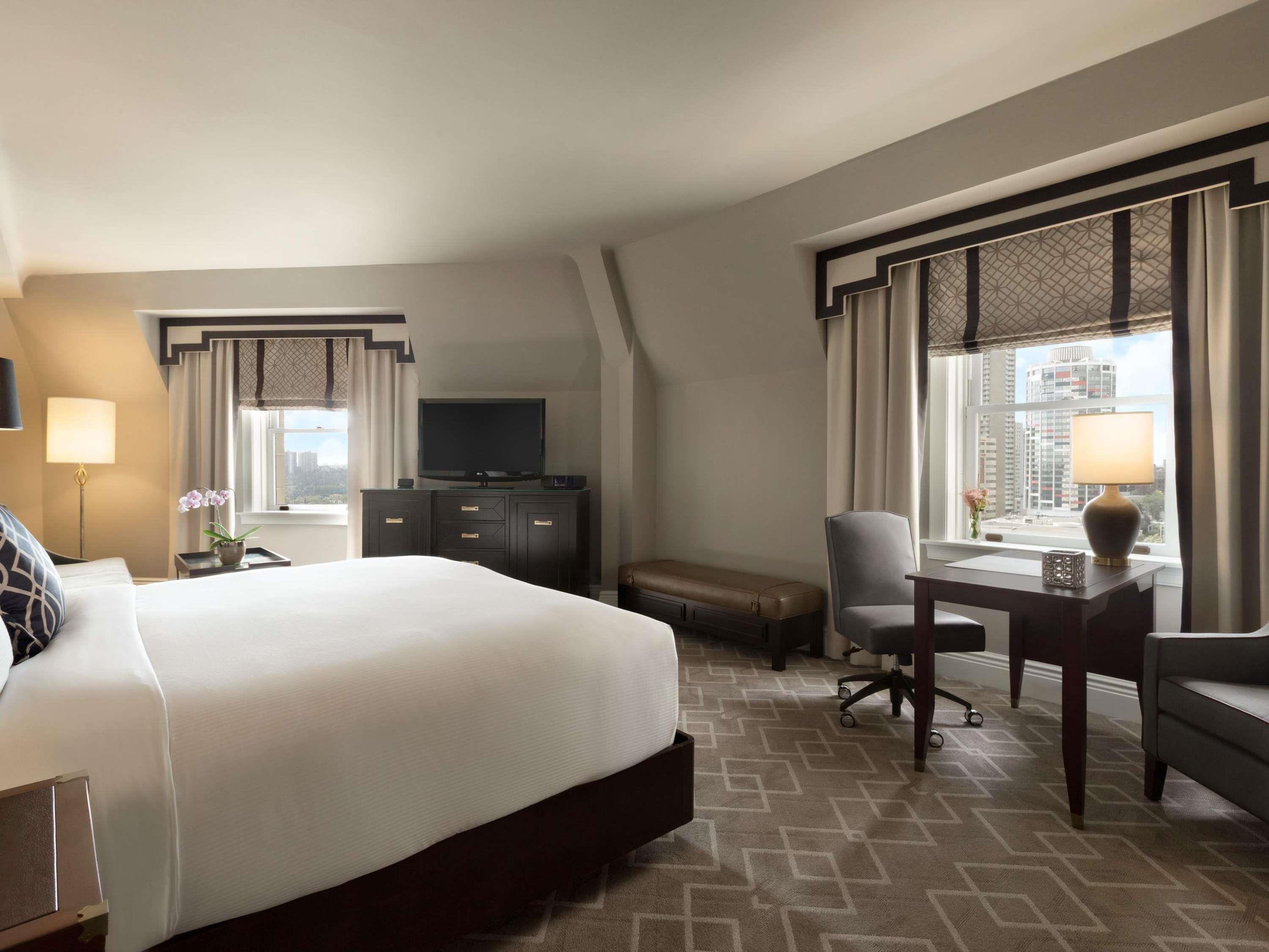 Fairmont Gold, King Bed, City View, Lounge Access