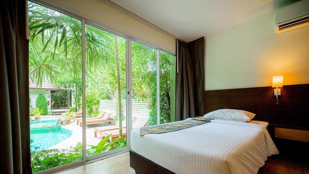 Baan Klang Aow Beach Resort 36/66