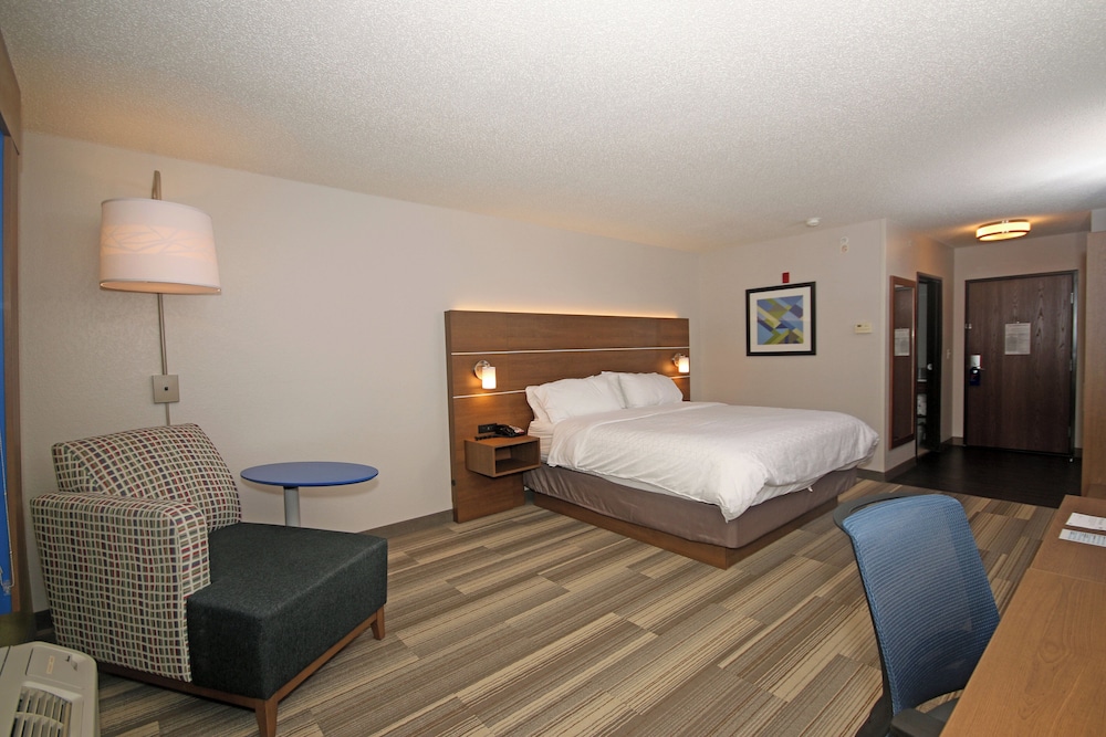 Holiday Inn Express Troutville - Roanoke North 33/60