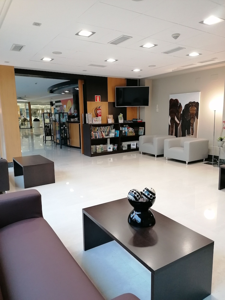 Maritimo Ris Hotel and Apartments 12/73