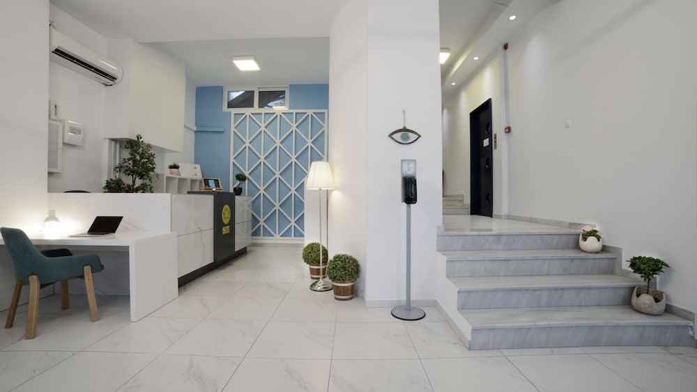 Tins Hotel City 4/50