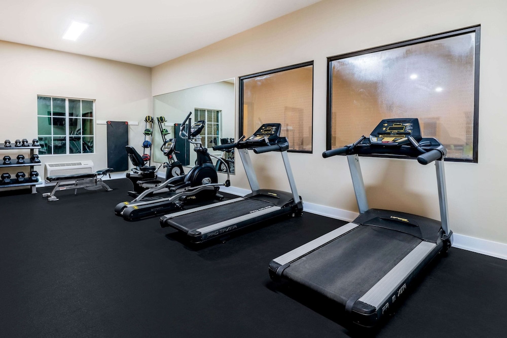La Quinta Inn & Suites by Wyndham DFW Airport West - Bedford 27/41