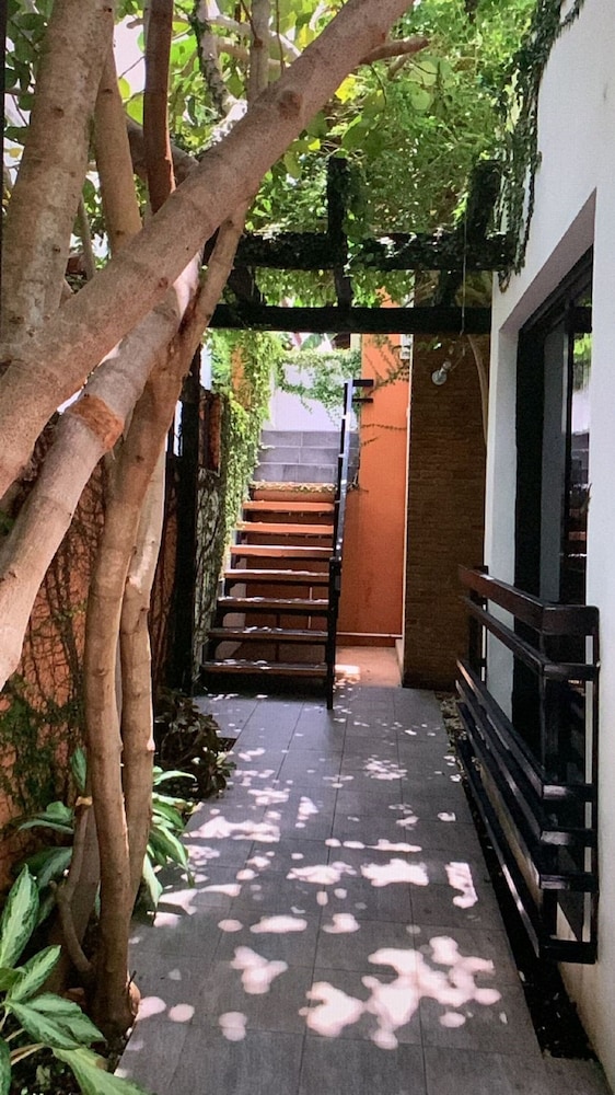 MANAYA BED & BREAKFAST 8/74