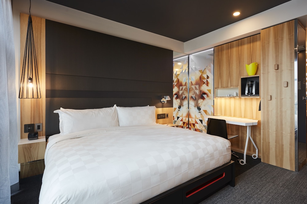 Alt Hotel Calgary East Village 12/36