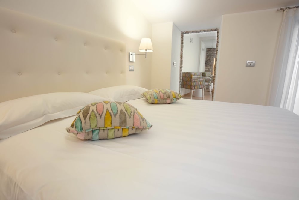JUNIOR SUITE, STUDIO
