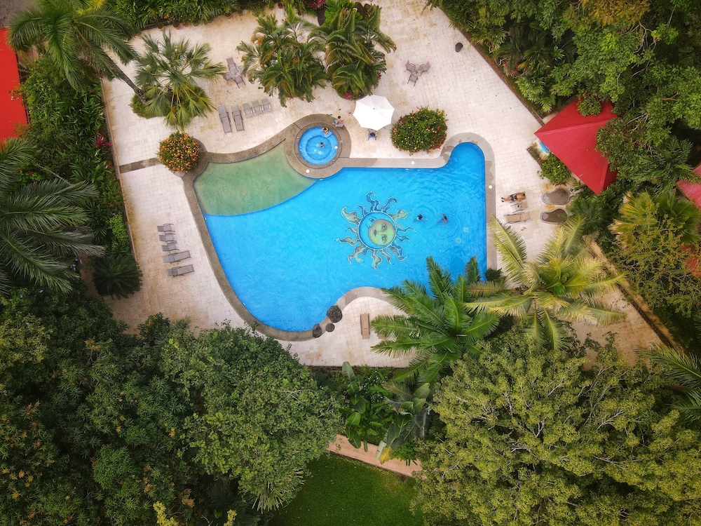 Jaco Hotel Docelunas 40/48