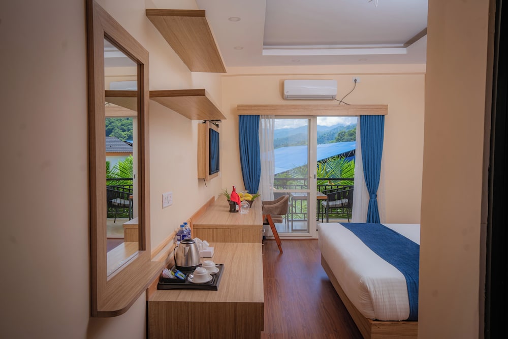 Majestic Lake Front Hotel & Suites 19/47