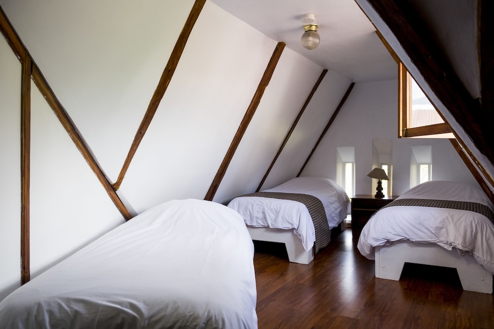 ROOM, TRIPLE