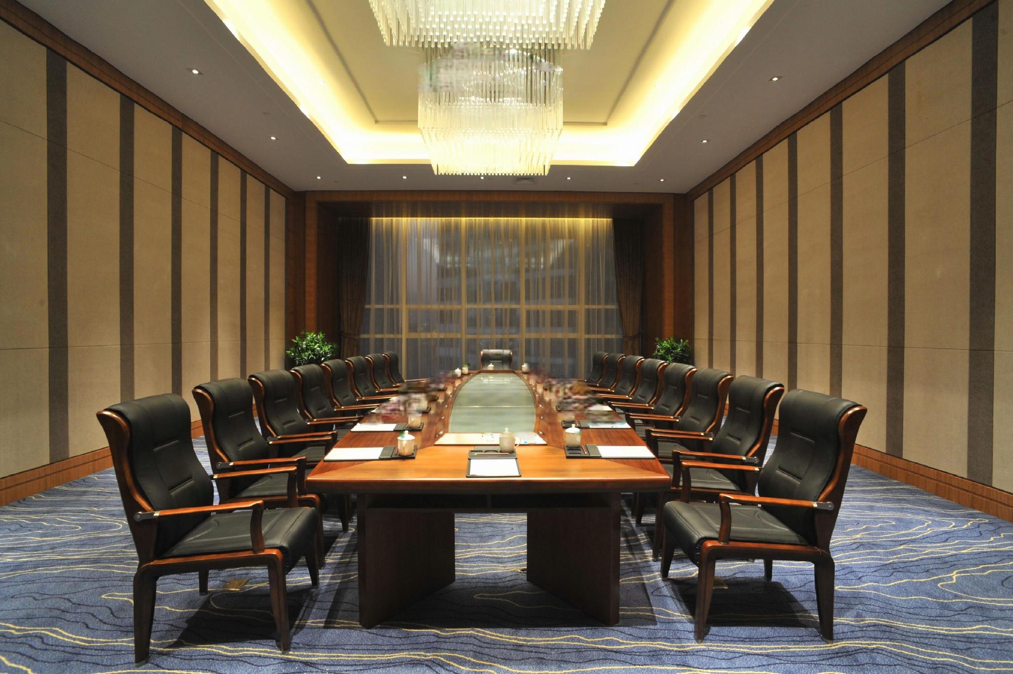 Guolong Hotel 25/33