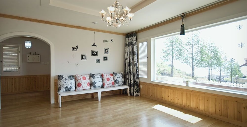 Namhae U.S. Town Bins House Pension 13/37