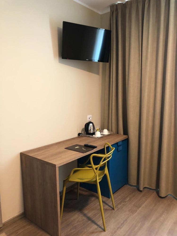 Ark Hotel 36/42