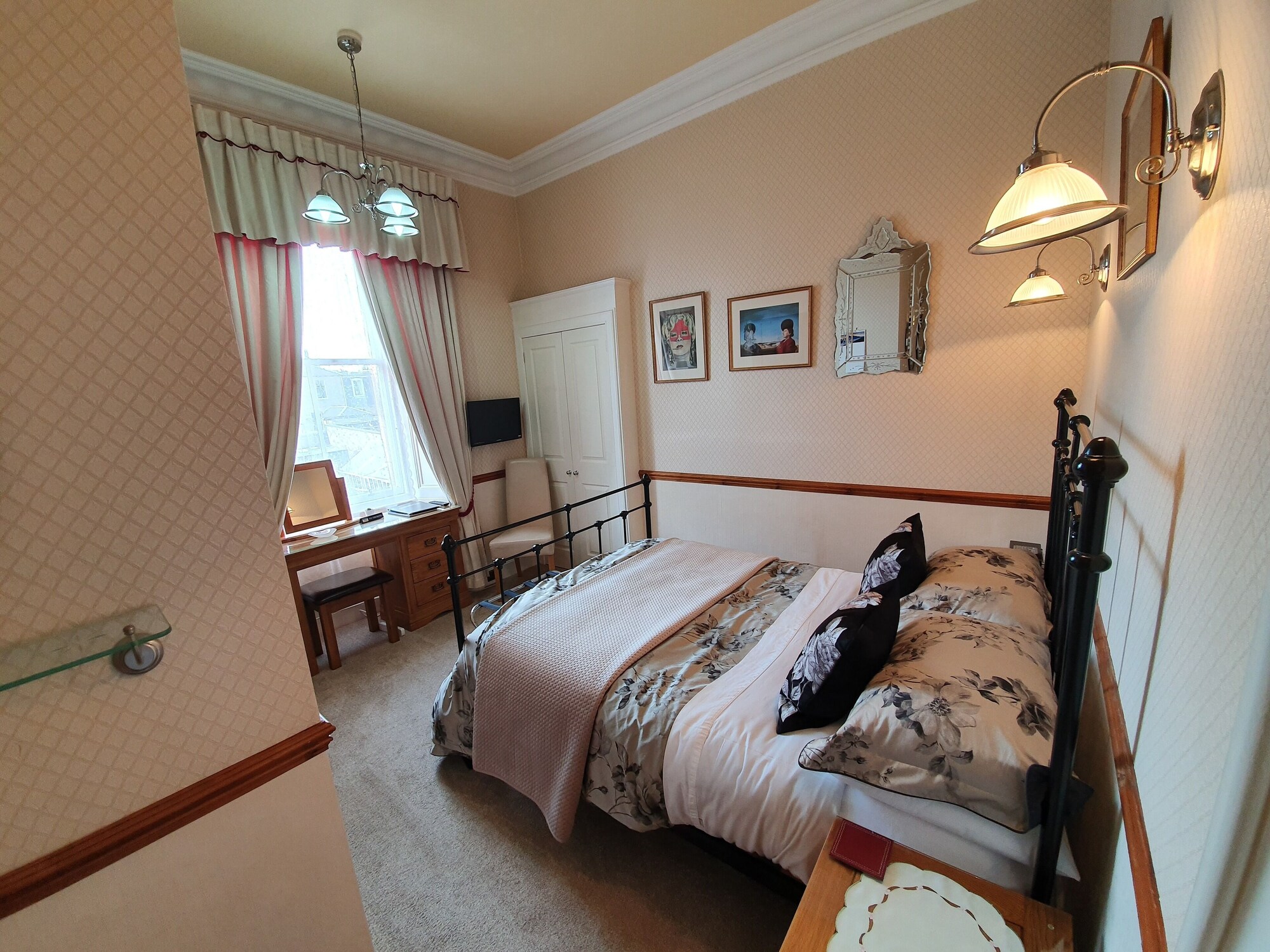 Room, Double Bed
