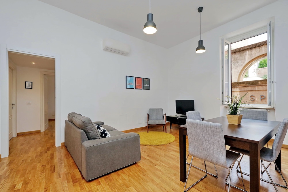 Traiano Charme - My Extra Home 9/20