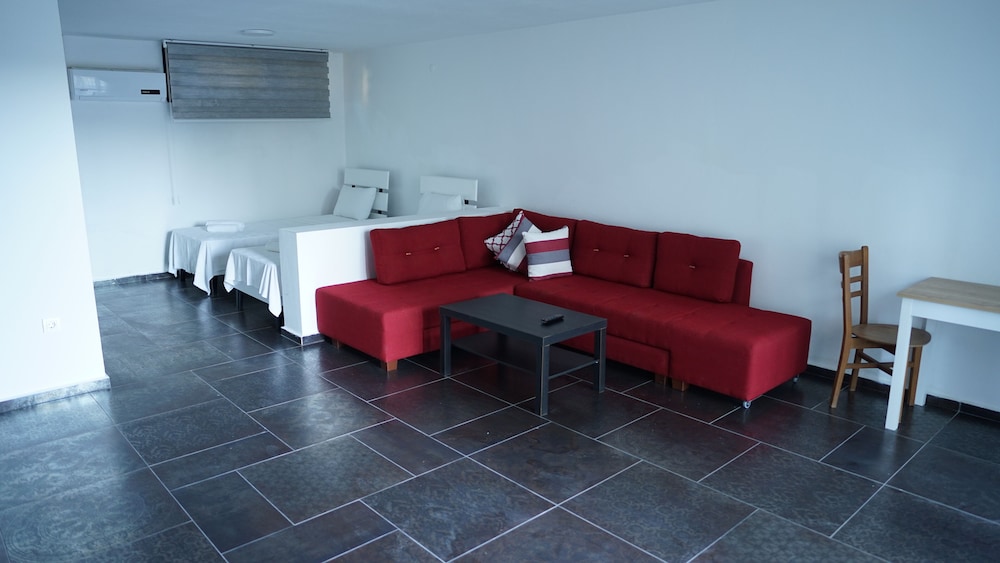 Karyada Hotel 31/50