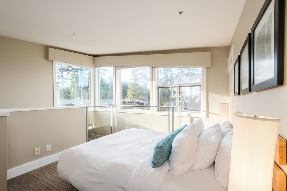 Cox Bay Beach Resort 21/68