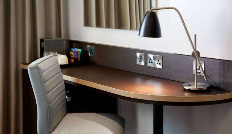 Premier Inn Manchester Bury 15/22